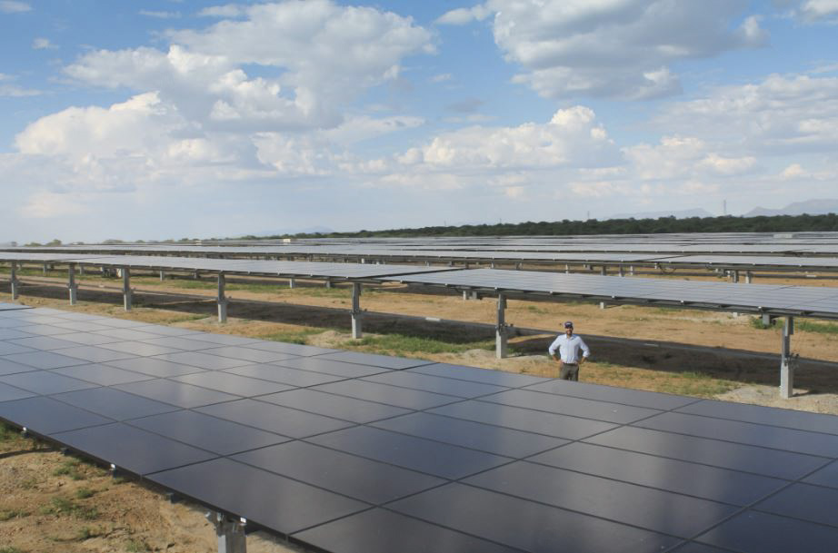 La più grande centrale fotovoltaica della Namibia con una resa di 4,5 MW utilizza inverter a stringa Delta da 50 kVA